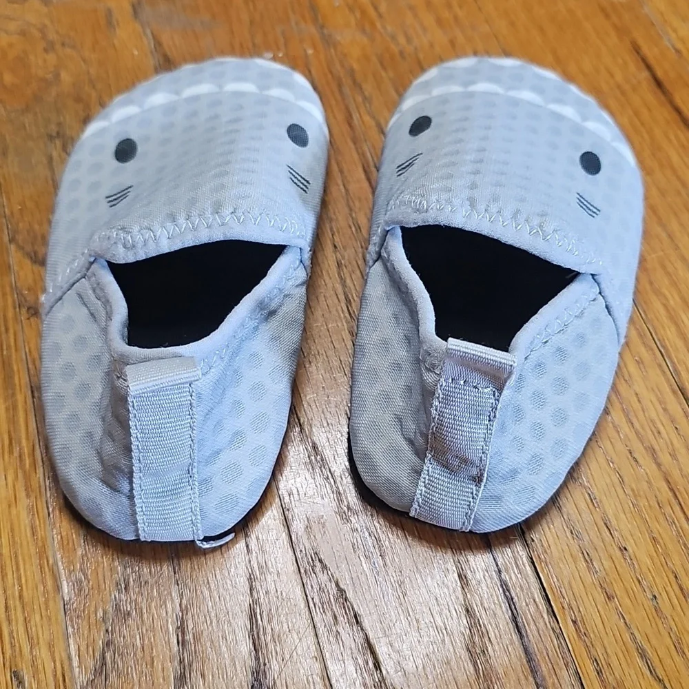 Shark Water Shoes Size 24-25 (8-9) So Cute!
